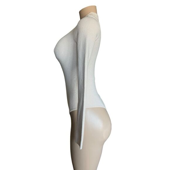 WHO WHAT WEAR COLLECTION
Sasha Cutout Bodysuit - Picture 4 of 8